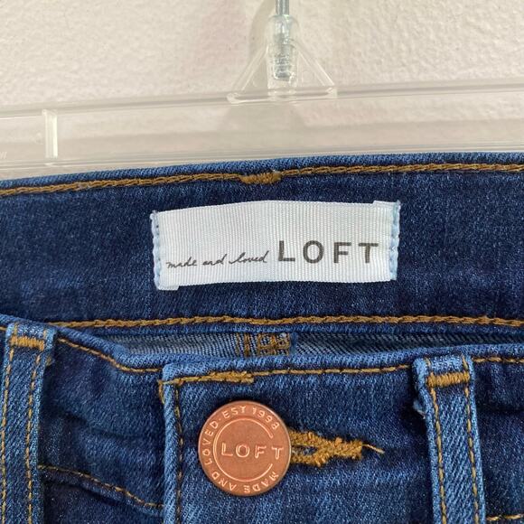 Loft Skinny Dark Wash Medium Rise Jeans in Size 25 - Picture 4 of 10